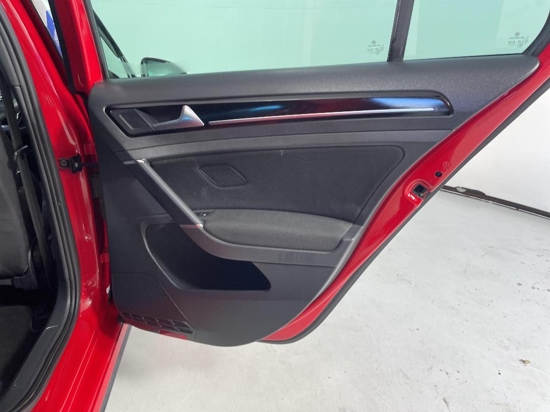 Photo '19' of Volkswagen Golf Photo '19' of Volkswagen Golf