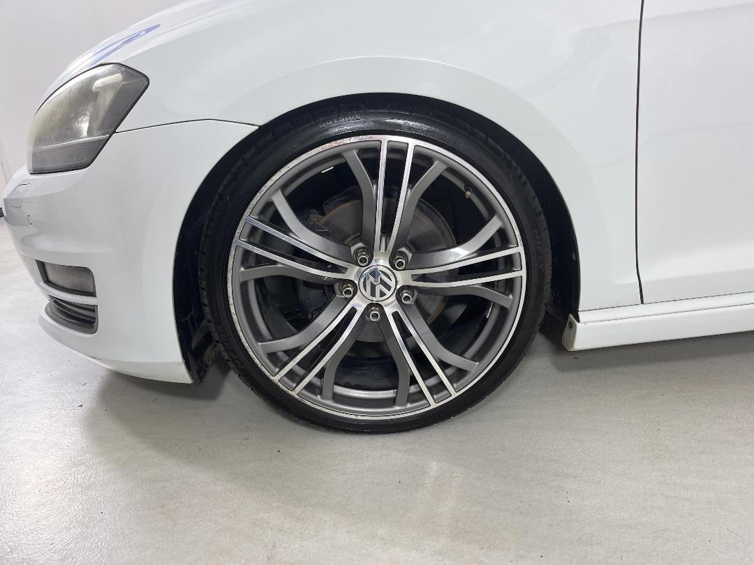 Photo '10' of Volkswagen Golf