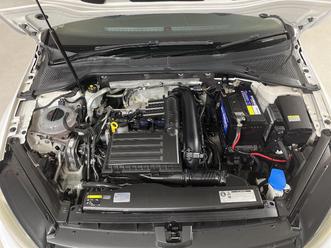 Photo '13' of Volkswagen Golf