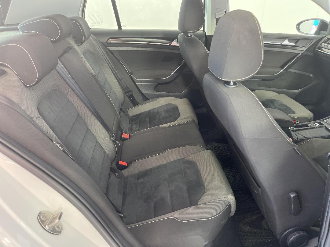 Photo '20' of Volkswagen Golf