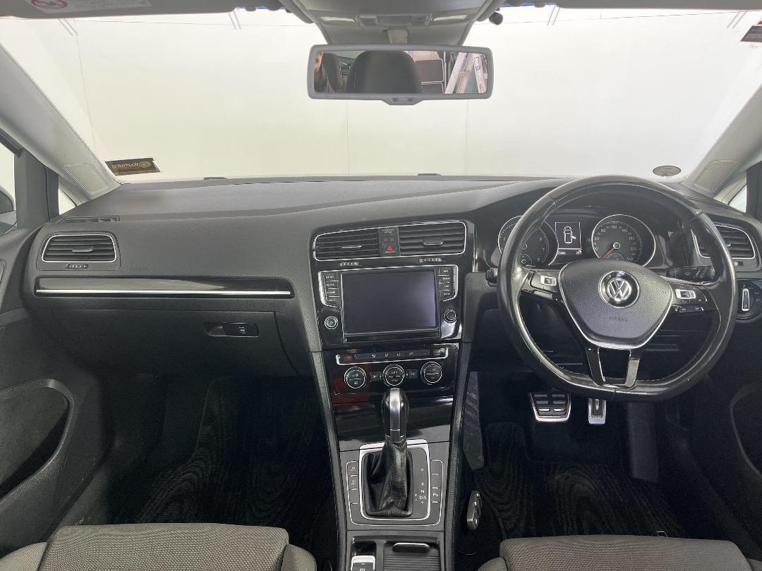 Photo '17' of Volkswagen Golf