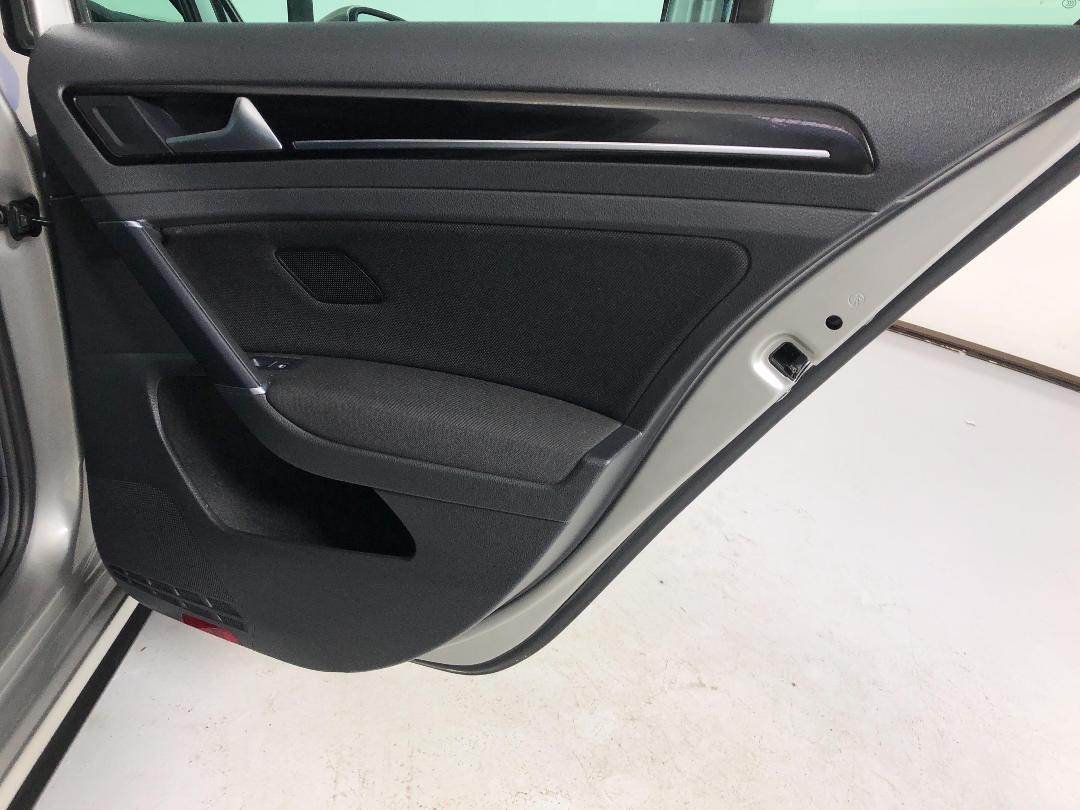 Photo '19' of Volkswagen Golf Photo '19' of Volkswagen Golf