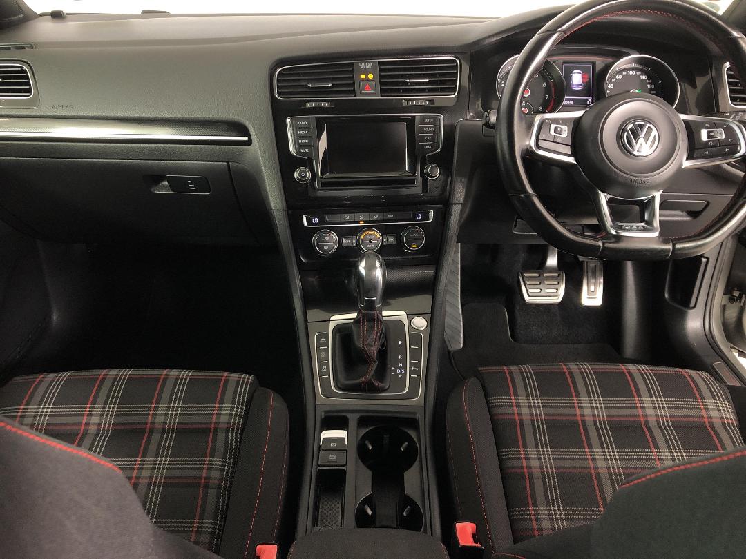 Photo '17' of Volkswagen Golf Photo '17' of Volkswagen Golf