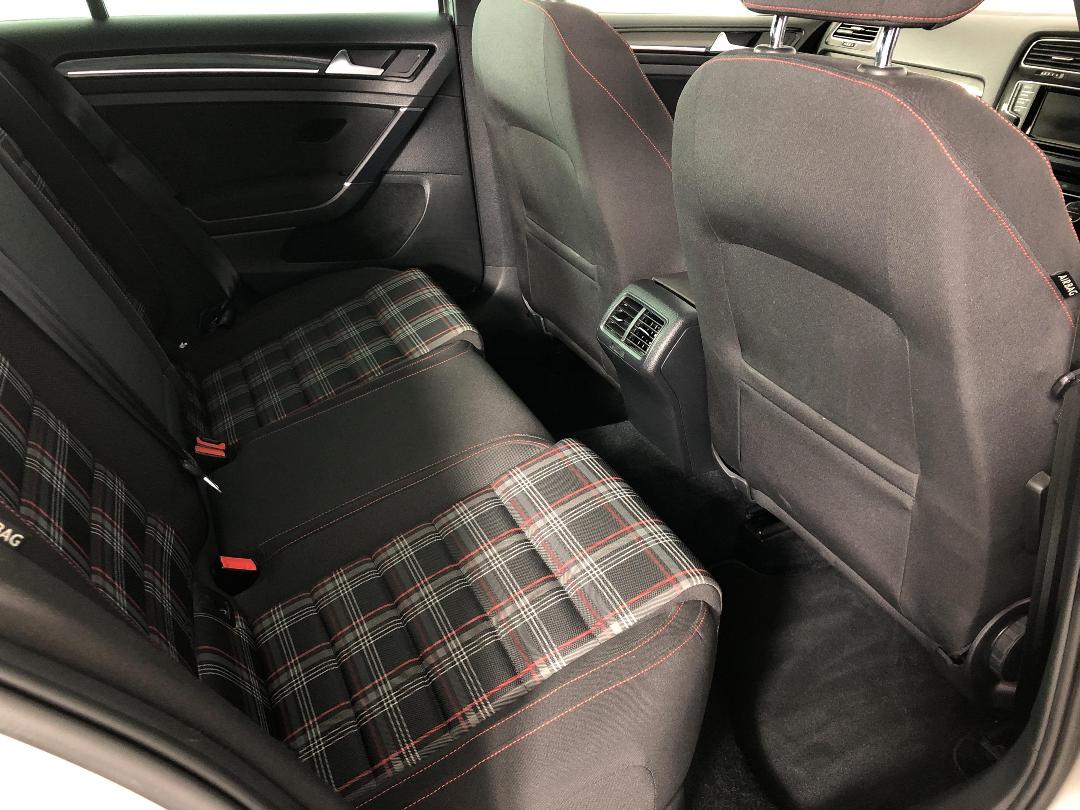 Photo '20' of Volkswagen Golf Photo '20' of Volkswagen Golf