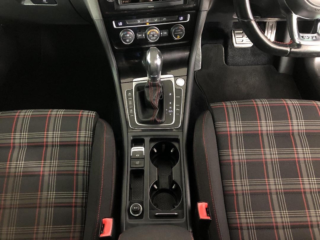 Photo '18' of Volkswagen Golf Photo '18' of Volkswagen Golf