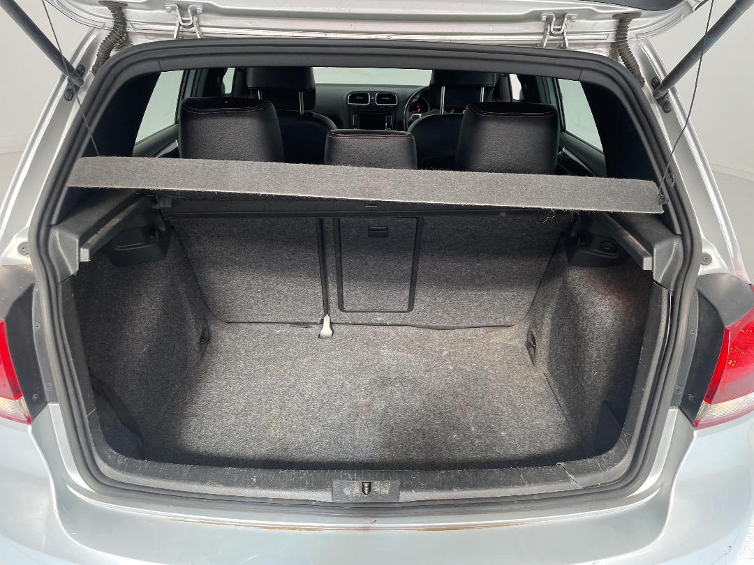 Photo '14' of Volkswagen Golf