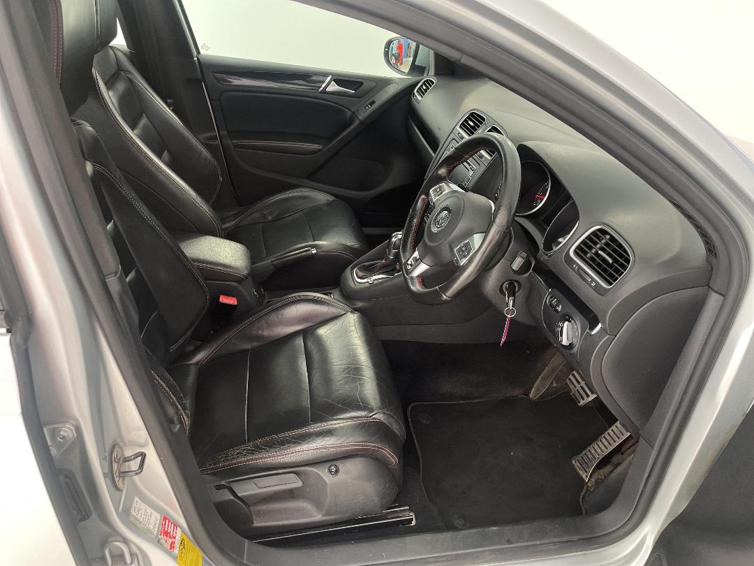 Photo '16' of Volkswagen Golf