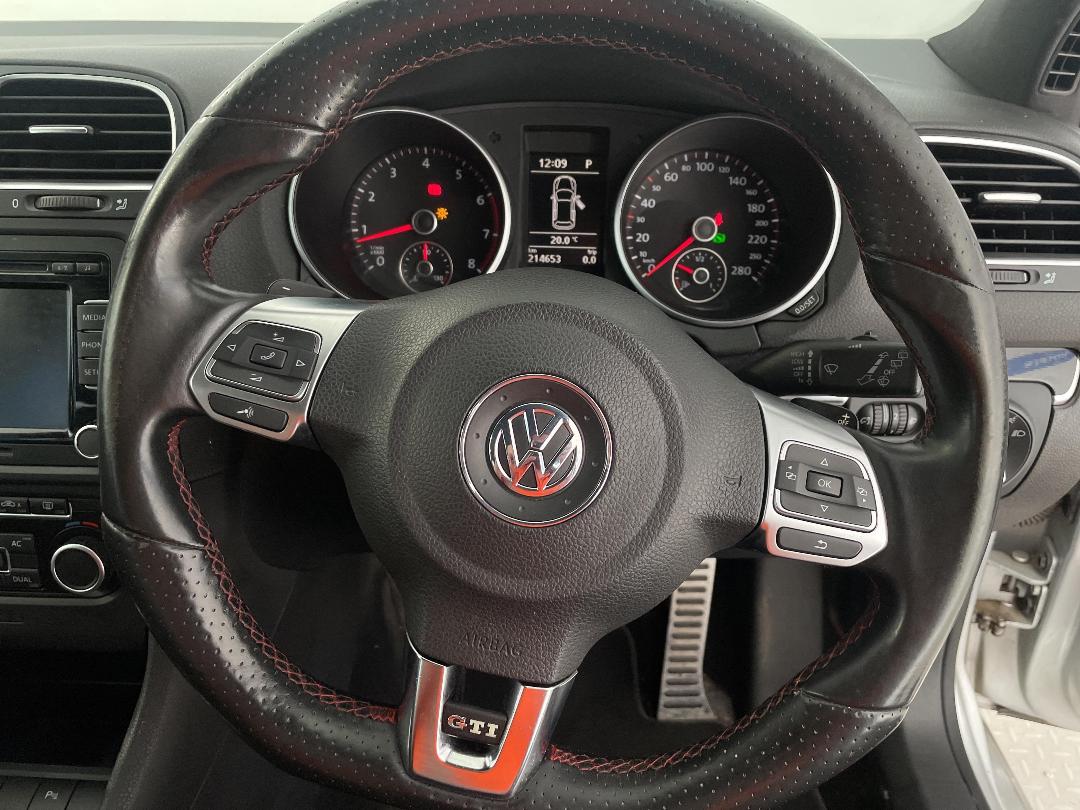 Photo '28' of Volkswagen Golf