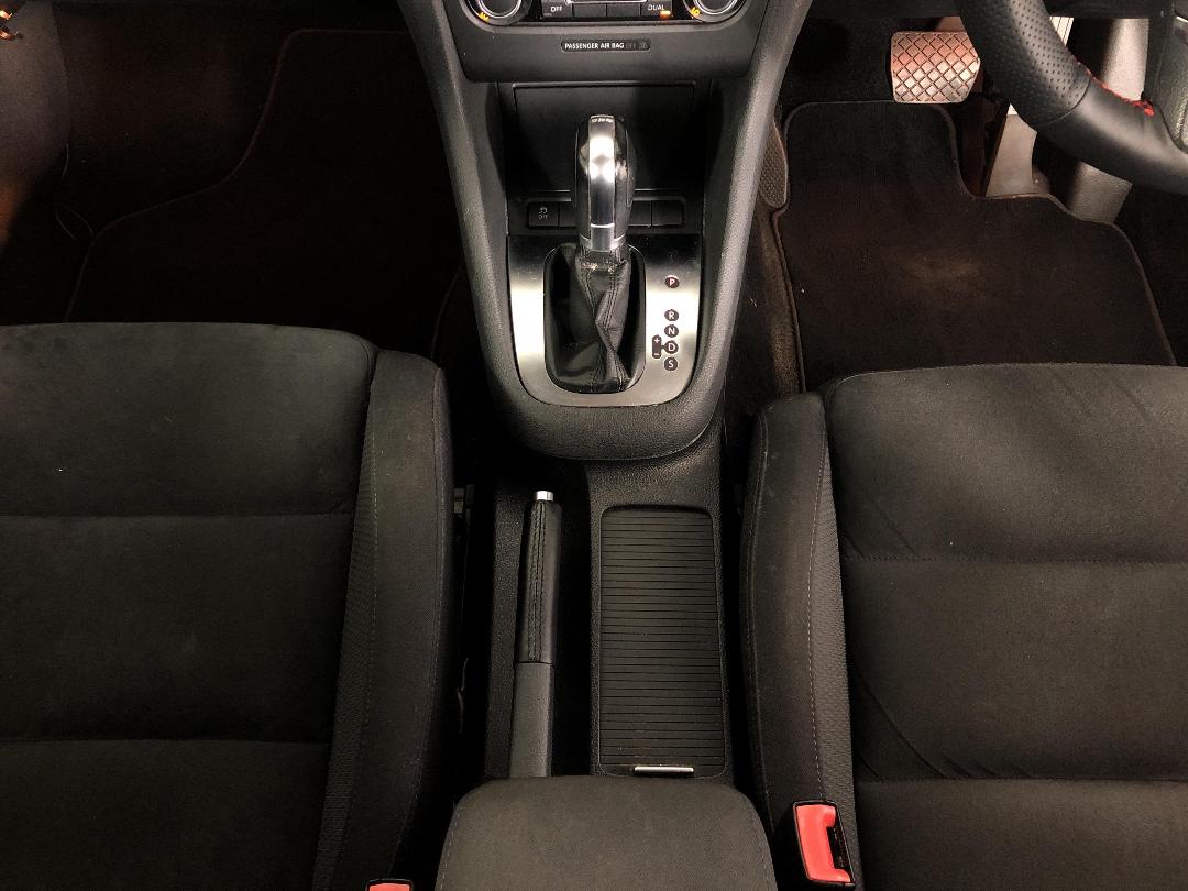 Photo '18' of Volkswagen Golf