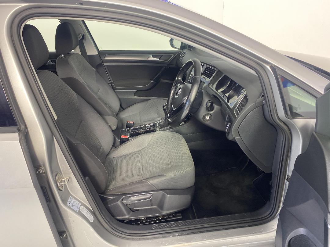 Photo '16' of Volkswagen Golf Photo '16' of Volkswagen Golf