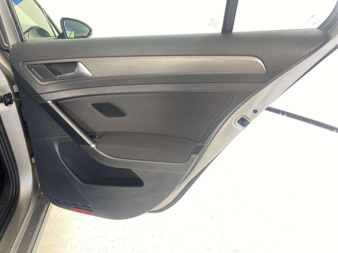 Photo '19' of Volkswagen Golf Photo '19' of Volkswagen Golf