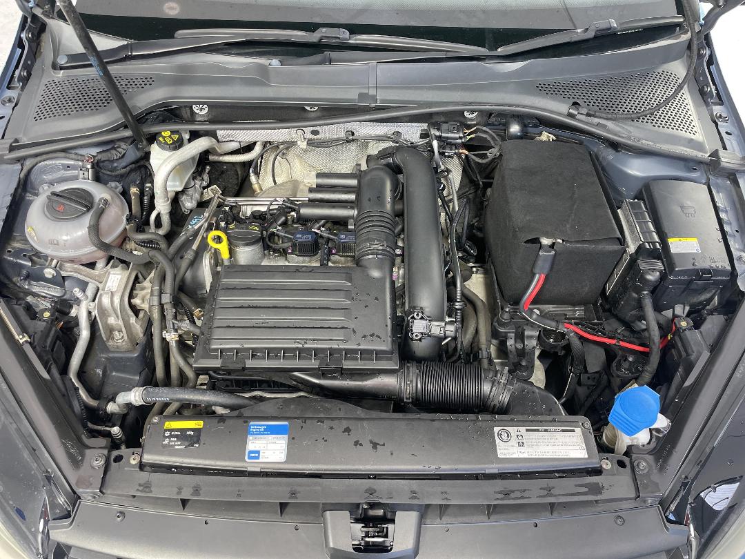 Photo '13' of Volkswagen Golf