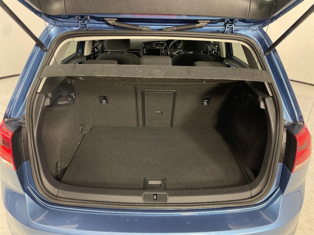 Photo '14' of Volkswagen Golf