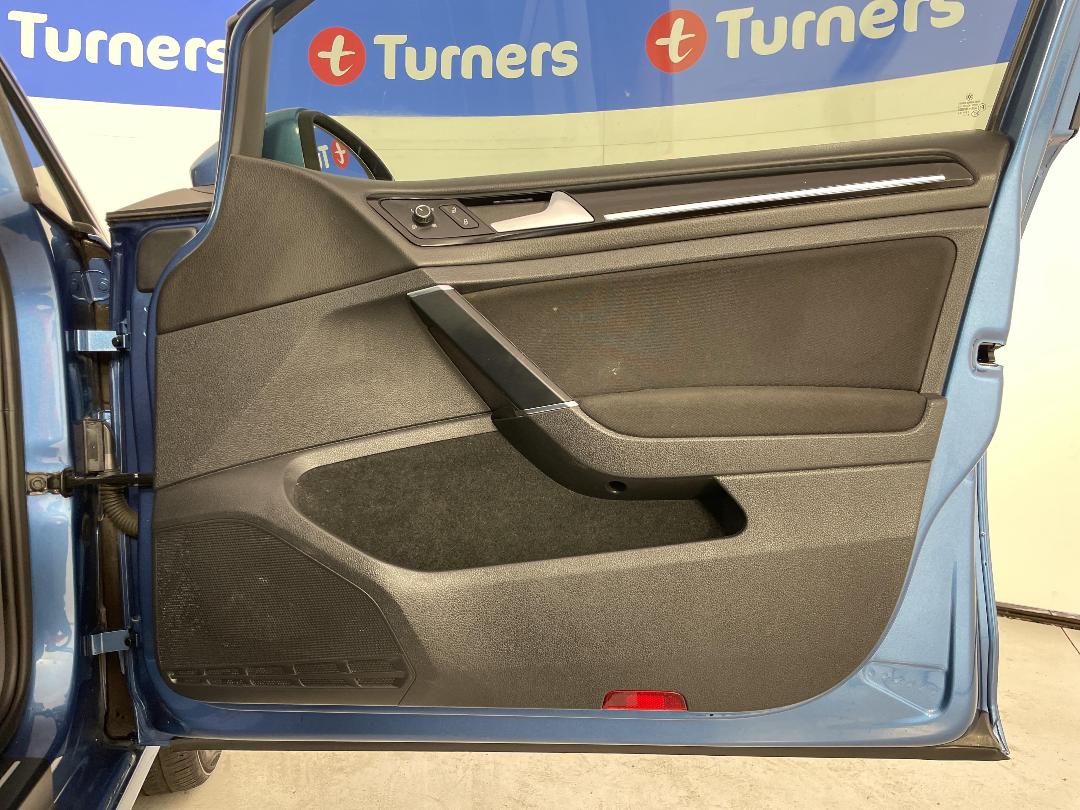 Photo '15' of Volkswagen Golf