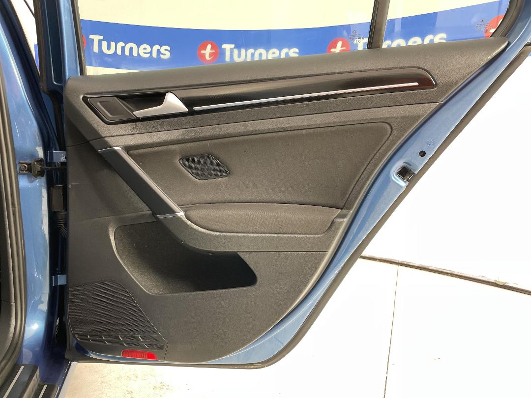 Photo '19' of Volkswagen Golf