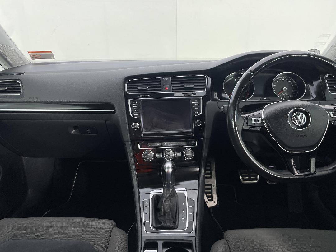 Photo '17' of Volkswagen Golf