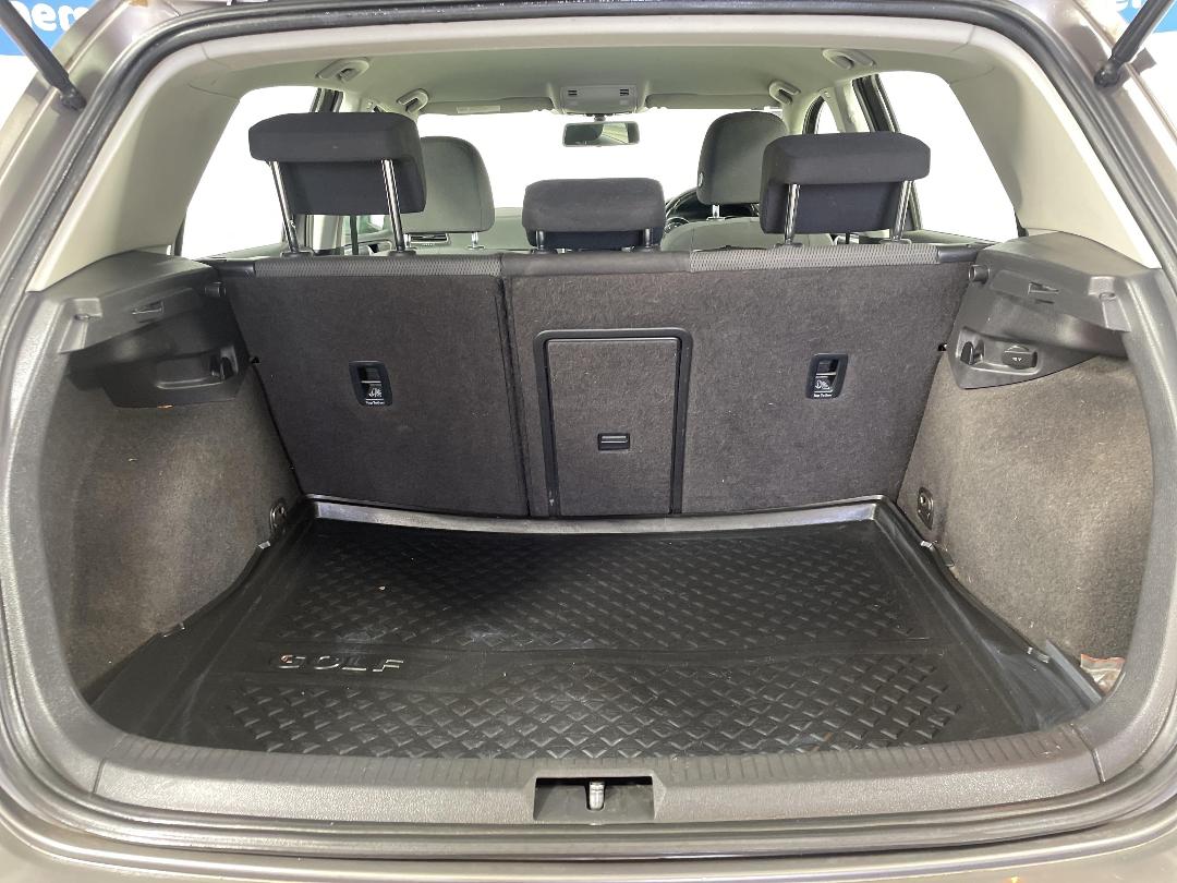 Photo '14' of Volkswagen Golf Photo '14' of Volkswagen Golf