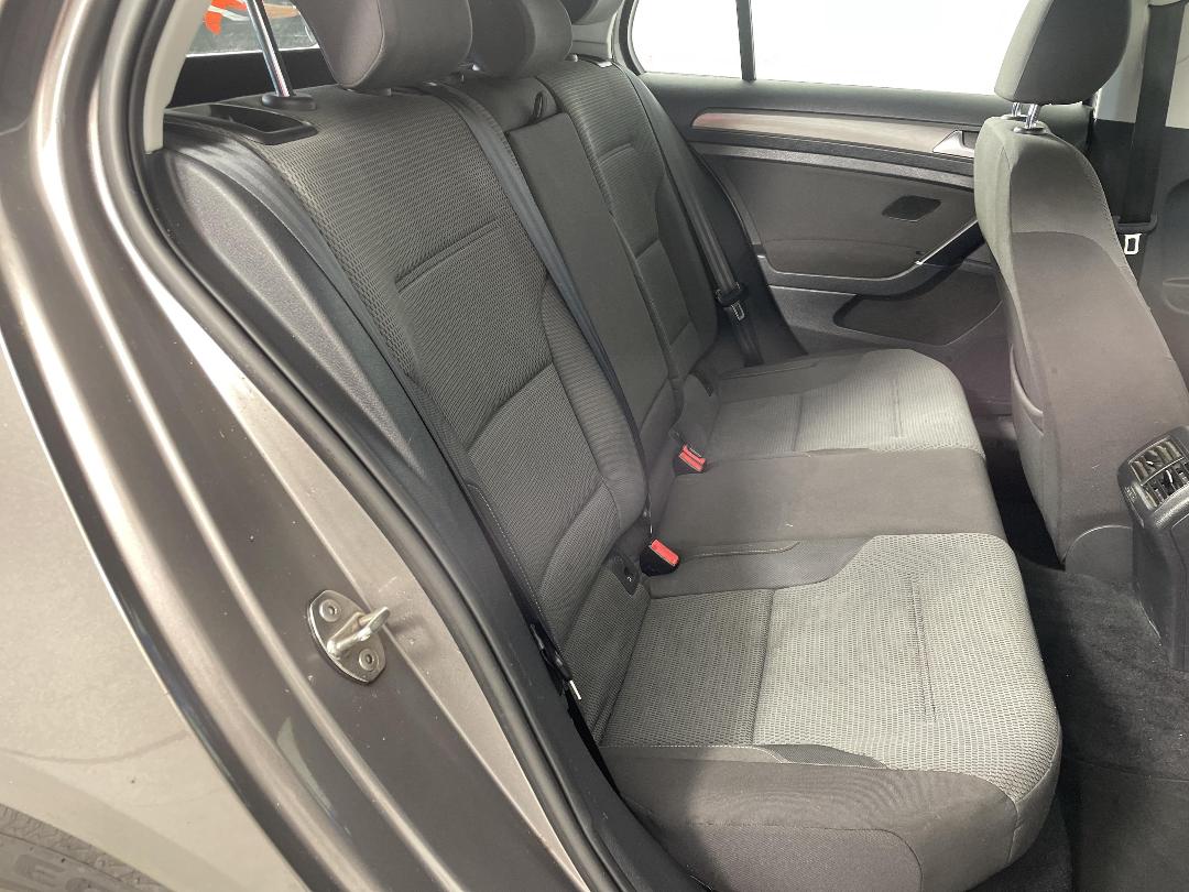 Photo '20' of Volkswagen Golf Photo '20' of Volkswagen Golf