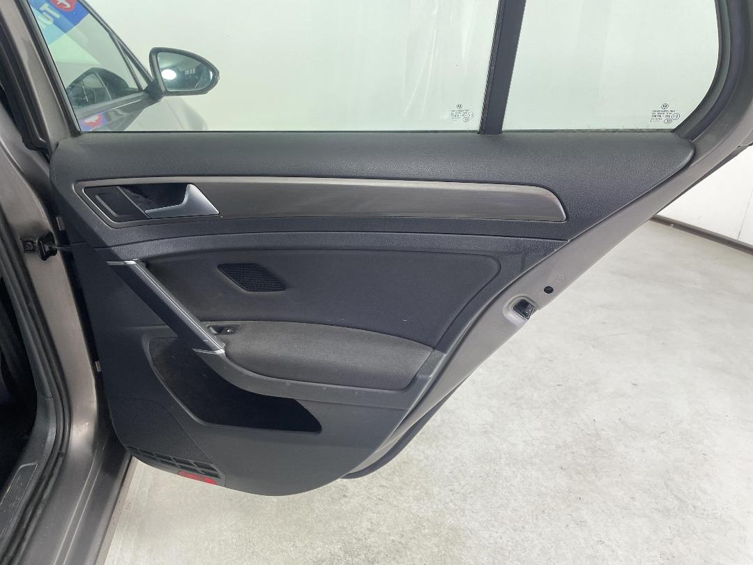 Photo '19' of Volkswagen Golf Photo '19' of Volkswagen Golf