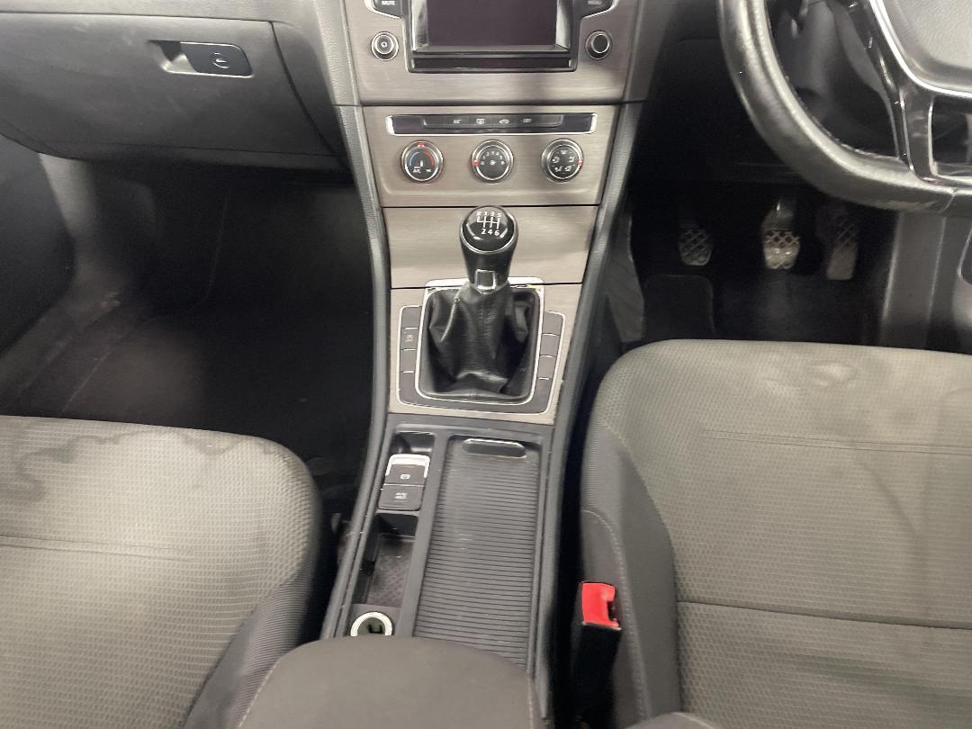 Photo '18' of Volkswagen Golf Photo '18' of Volkswagen Golf