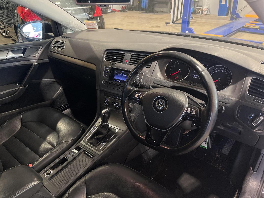 Photo '13' of Volkswagen Golf