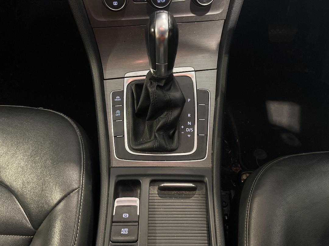 Photo '16' of Volkswagen Golf