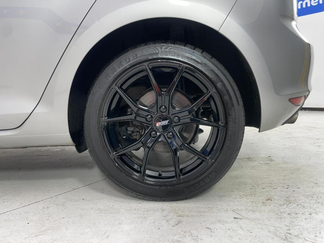 Photo '11' of Volkswagen Golf