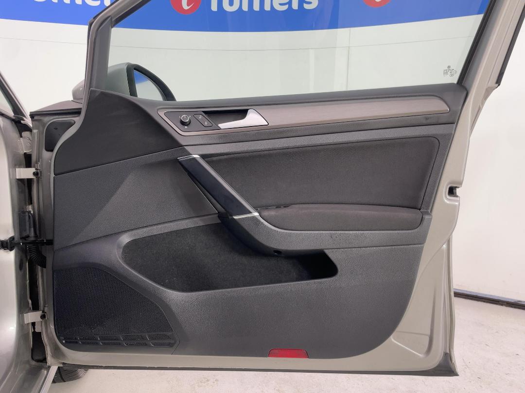 Photo '15' of Volkswagen Golf