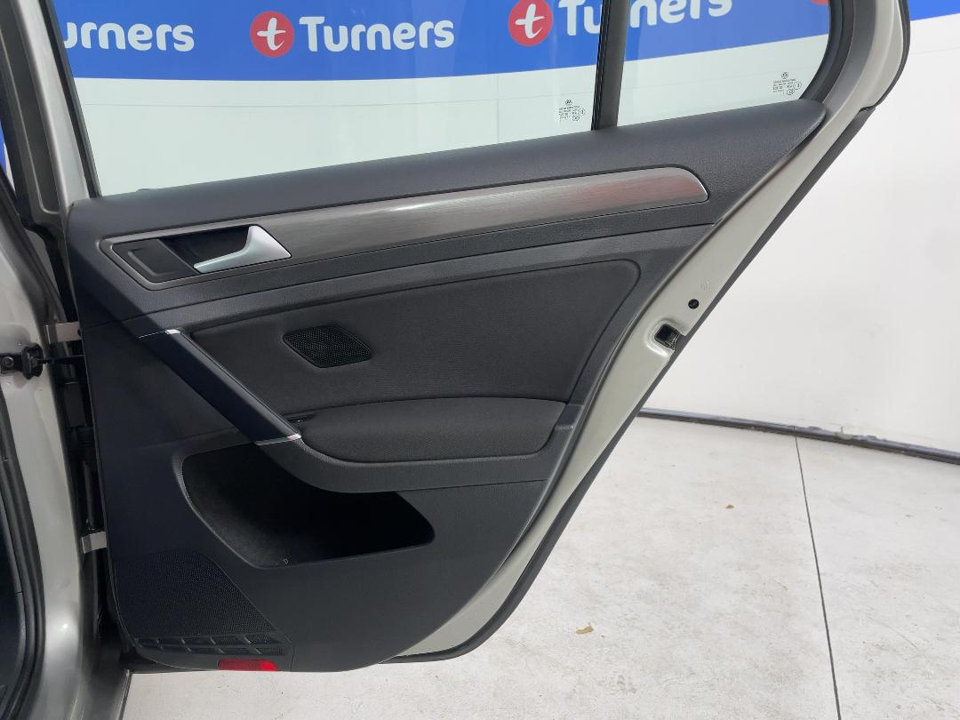 Photo '19' of Volkswagen Golf