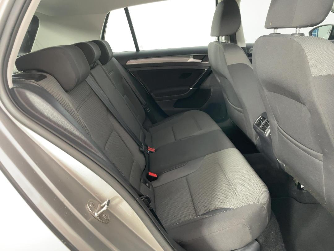 Photo '20' of Volkswagen Golf