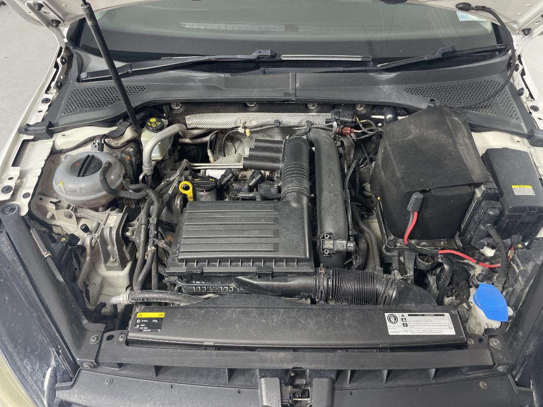 Photo '13' of Volkswagen Golf