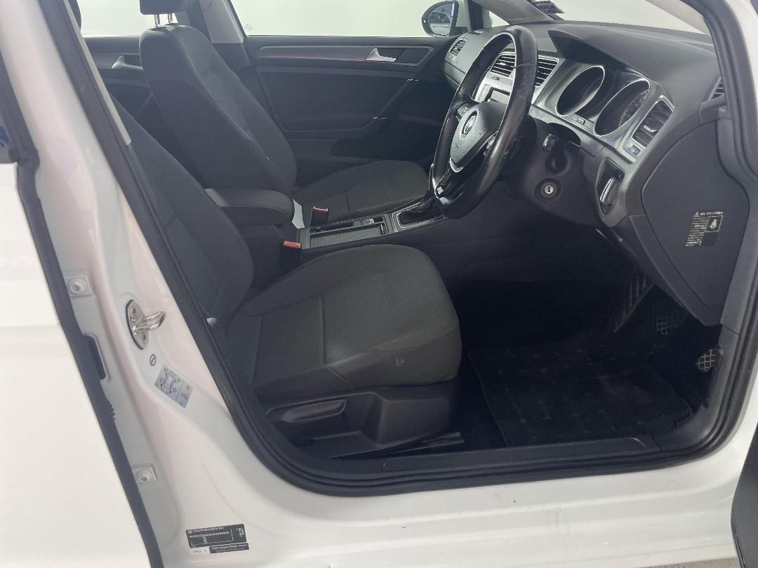 Photo '16' of Volkswagen Golf