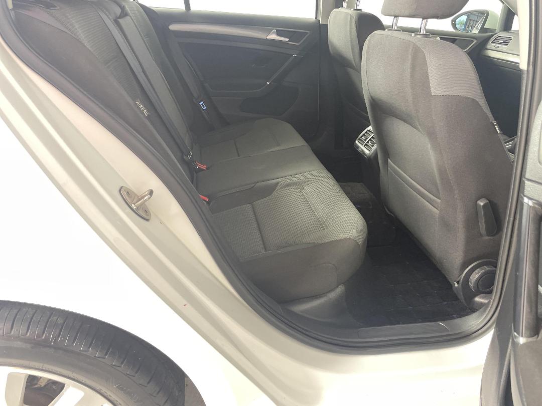 Photo '20' of Volkswagen Golf