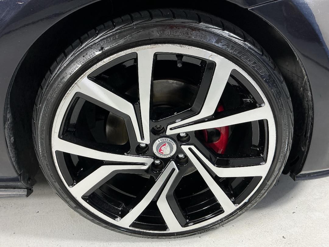 Photo '9' of Volkswagen Golf