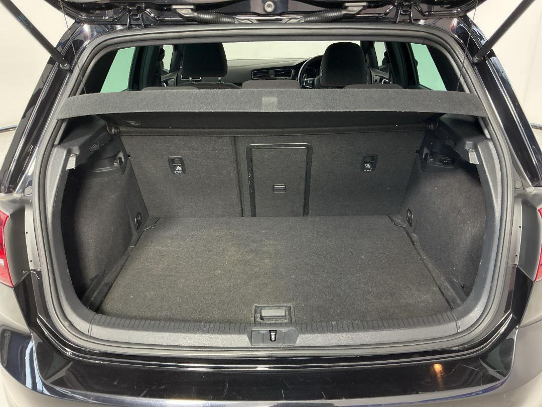 Photo '14' of Volkswagen Golf