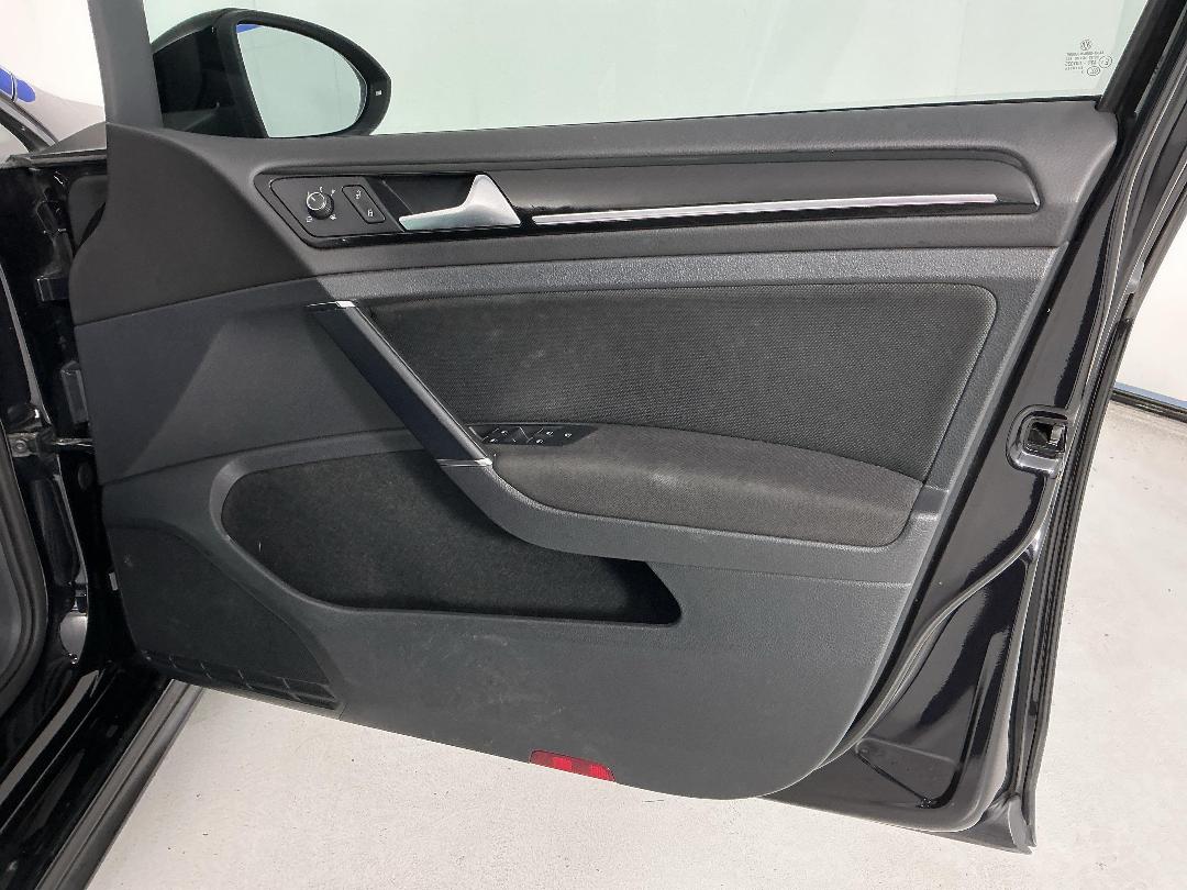 Photo '15' of Volkswagen Golf