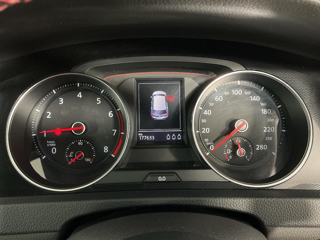 Photo '21' of Volkswagen Golf