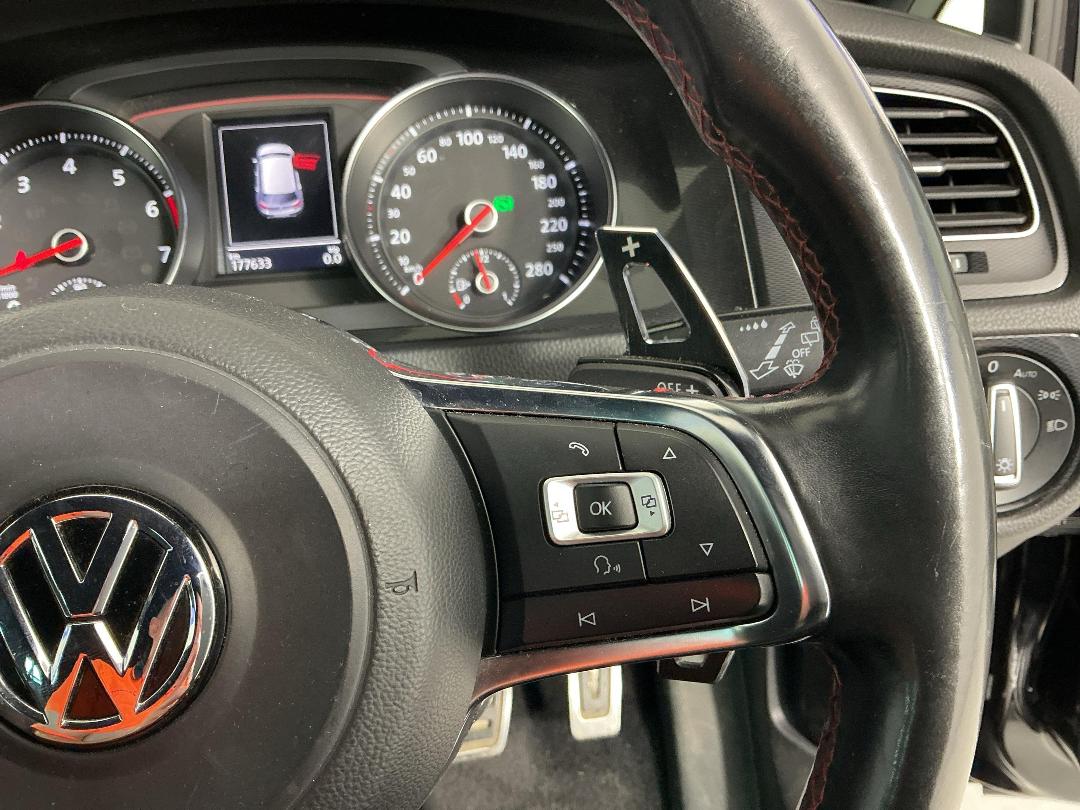 Photo '24' of Volkswagen Golf