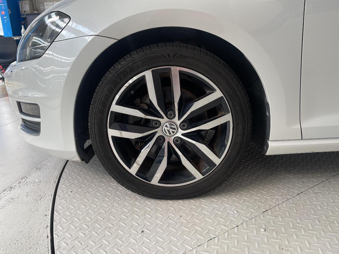 Photo '10' of Volkswagen Golf Photo '10' of Volkswagen Golf