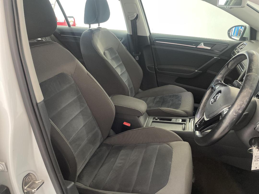 Photo '16' of Volkswagen Golf Photo '16' of Volkswagen Golf