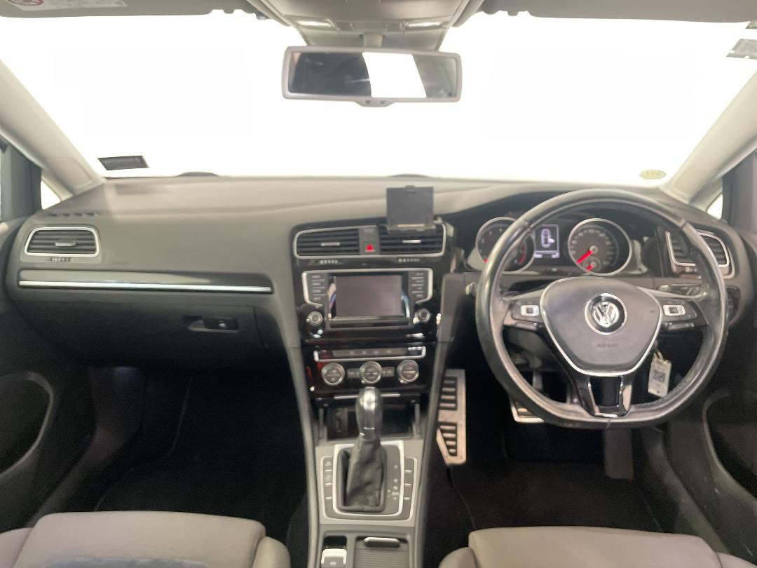 Photo '17' of Volkswagen Golf Photo '17' of Volkswagen Golf