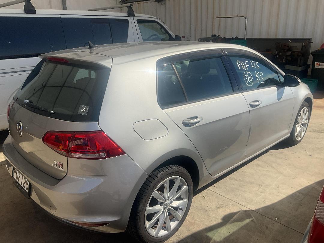 Photo '5' of Volkswagen Golf TSI Bluemotion