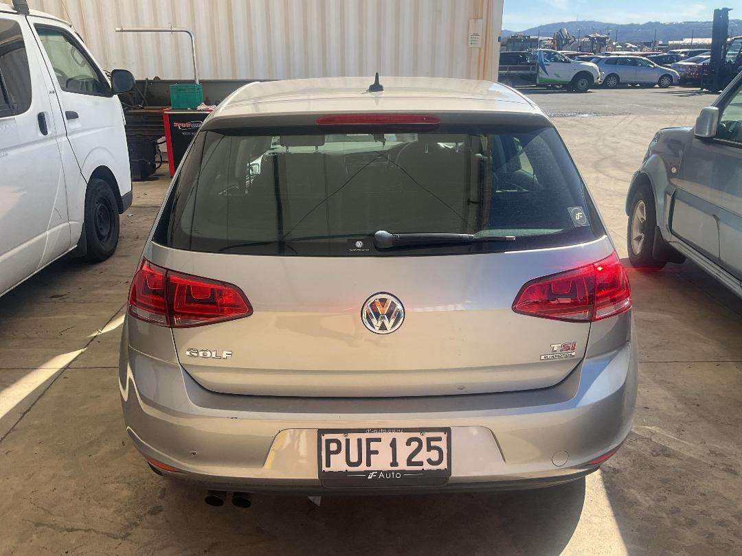 Photo '4' of Volkswagen Golf TSI Bluemotion