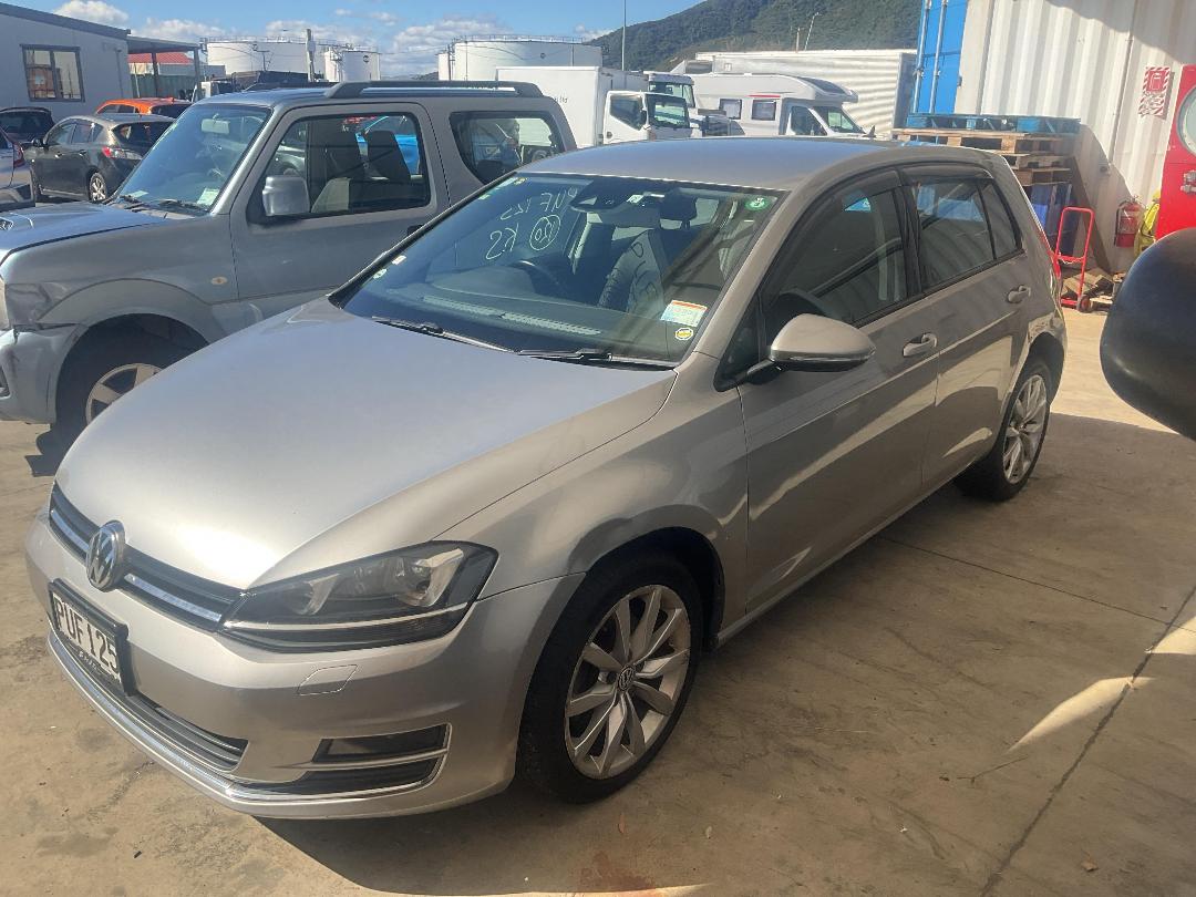 Photo '2' of Volkswagen Golf TSI Bluemotion