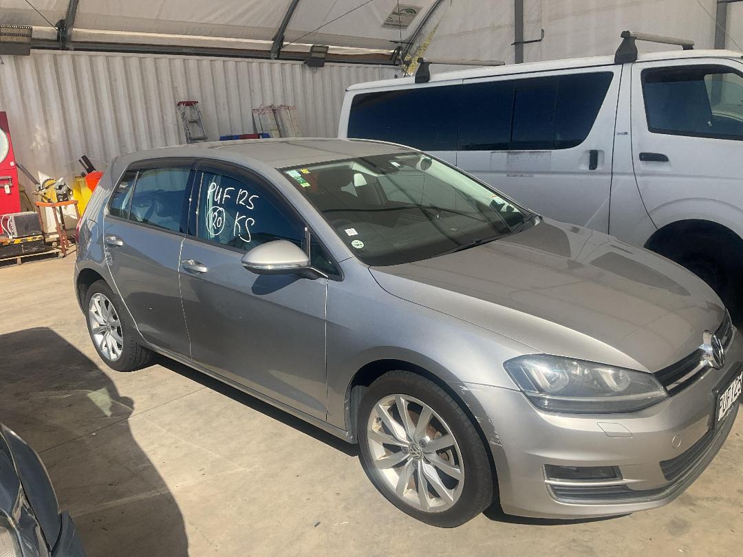 Photo '6' of Volkswagen Golf TSI Bluemotion