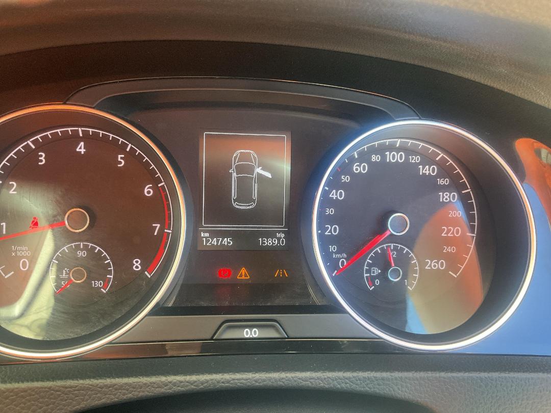 Photo '8' of Volkswagen Golf TSI Bluemotion