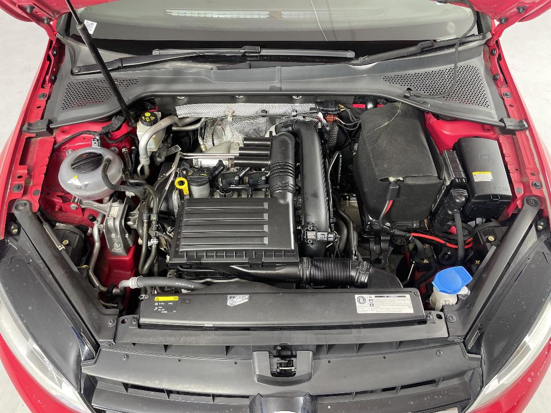 Photo '13' of Volkswagen Golf