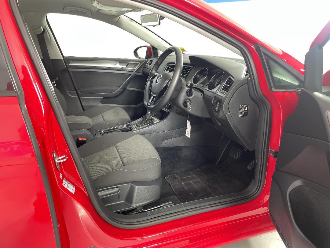 Photo '16' of Volkswagen Golf