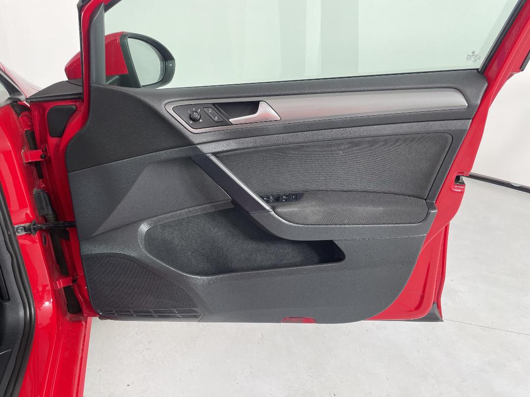 Photo '15' of Volkswagen Golf