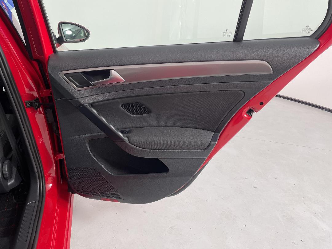 Photo '19' of Volkswagen Golf